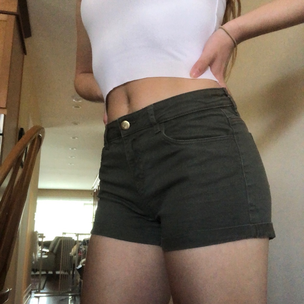 H&M army green shorts